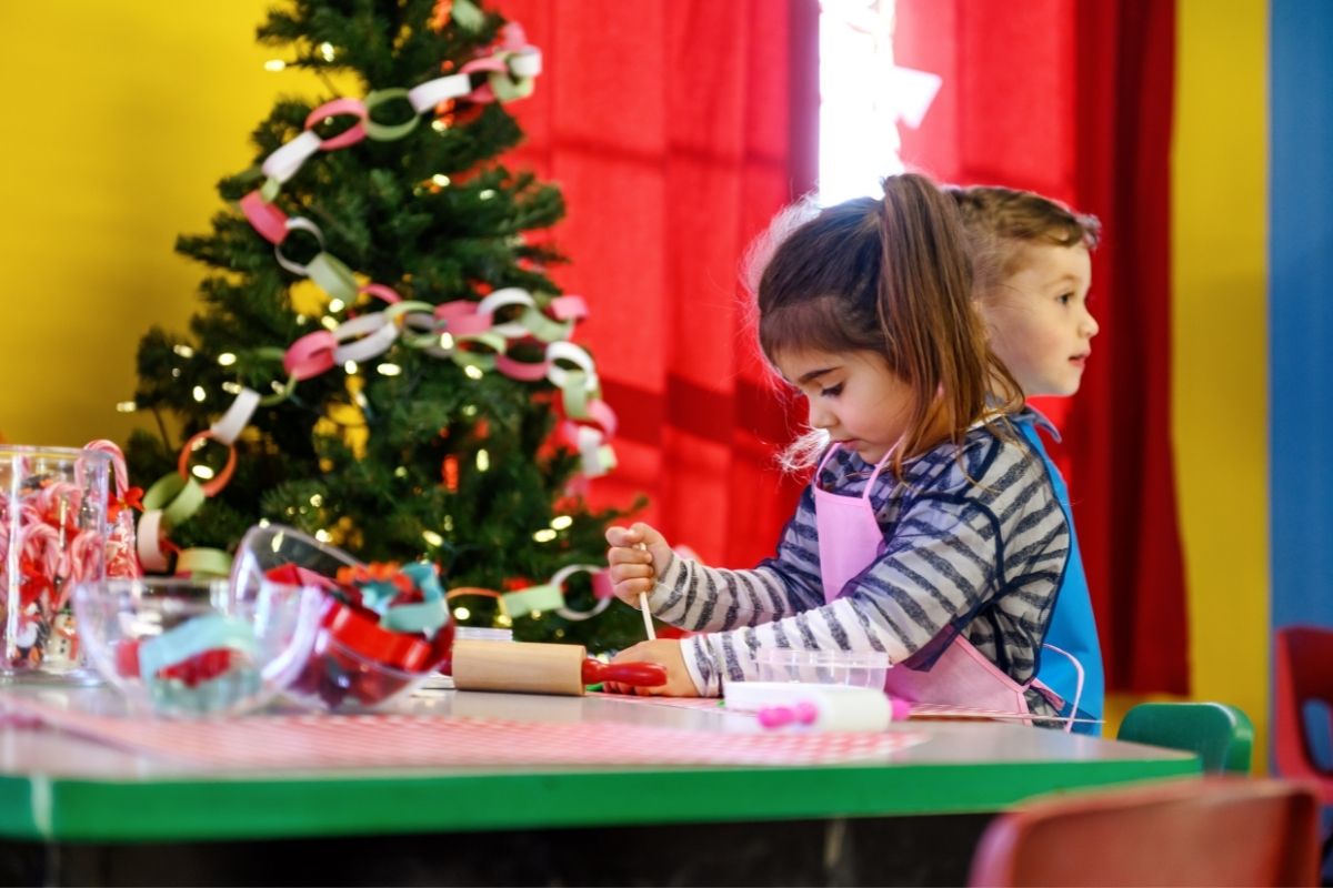 Entertaining Christmas Light Crafts Preschool For Little Ones